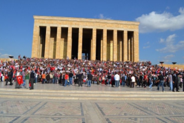 Selçuk'lular Altıbin Kişiyle Anıtkabir'de