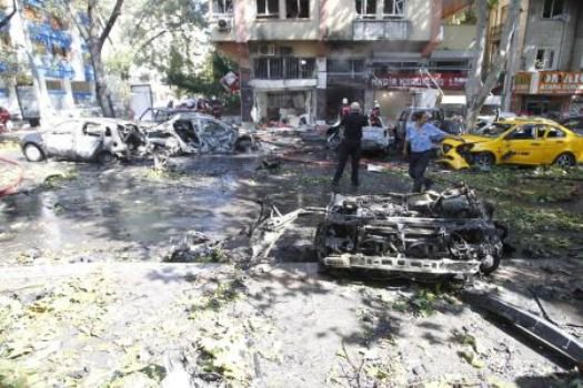 Ankara'da şiddetli patlama: Bomba mı LPG tüpü mü?