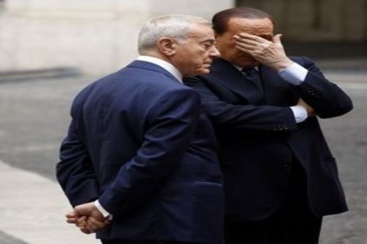 Berlusconi’ye ‘bunga bunga’ şantajı yapan işadamı tutuklandı Berlusconi’ye ‘bunga bunga’ şantajı yapan işadamı tutuklandı