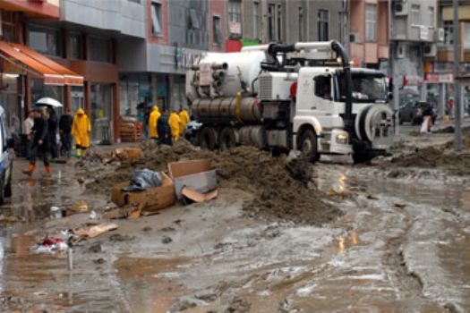 Rize'de okullara sel tatili