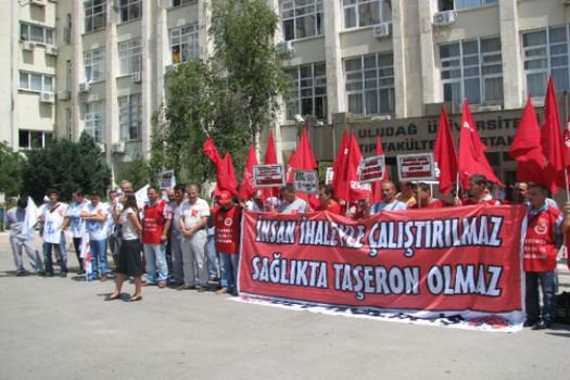 Taşeron emekçiden güncelleme eylemi