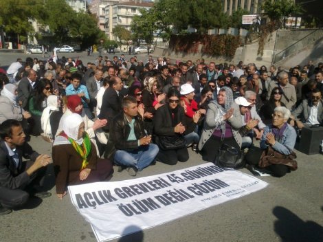 Açlık grevine destek eylemlerine soruşturma