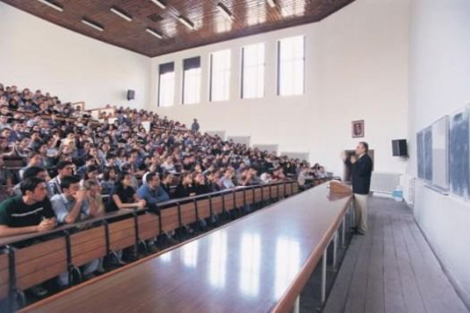 AKP üniversiteleri ticarileştirmiştir