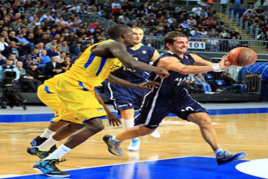 Anadolu Efes, Maccabi karşısında