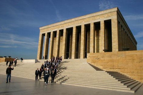 ''Anıtkabir'in üzerine kubbe koyacağız''