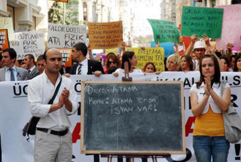 Atanamayan öğretmenler eyleme gidiyor