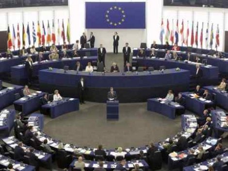 Avrupa Parlamentosu'ndan Laik Ordu Vurgusu