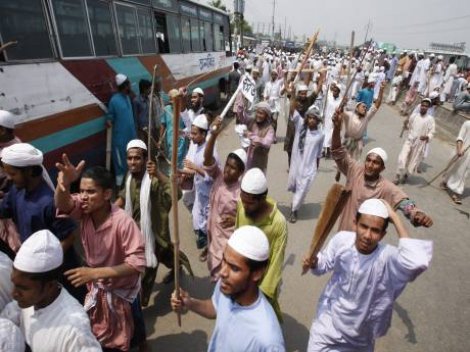 Bangladeş'te muhaliflerin protestoları sürüyor