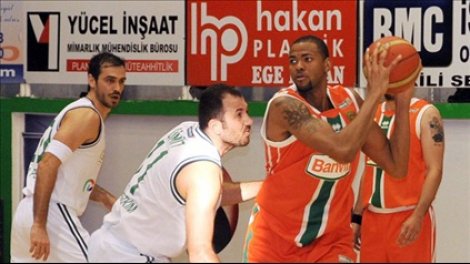 Banvit yarı finalde