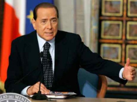 Berlusconi'ye  4 yıl hapis
