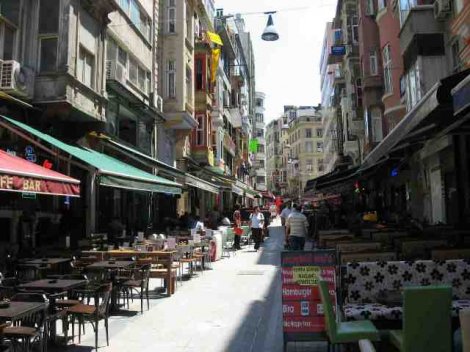 Beyoğlu esnafının sorunları meclise taşındı