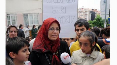 Beyoğlu'nda 'imam hatip' eylemi