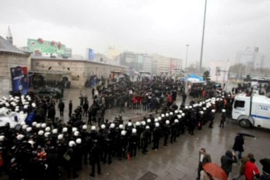 Beyoğlu'nda terör örgütü lehine gösteri