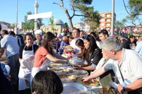 Börekler dostluk için pişti