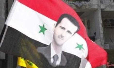 Dışarıda Esad'a Destek Gösterisi
