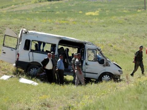 Düğün yolunda facia