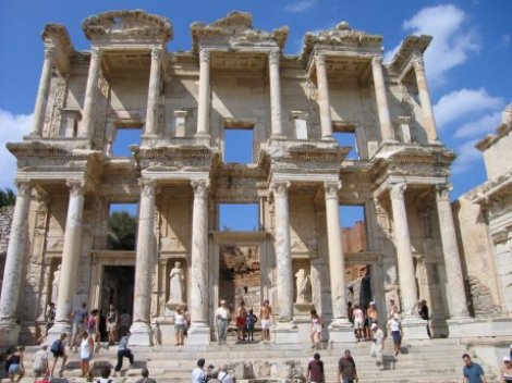 Efes'in geliri 9 milyon liraya yaklaştı