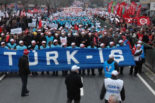 Emekçilerin talepleri imza kampanyasında