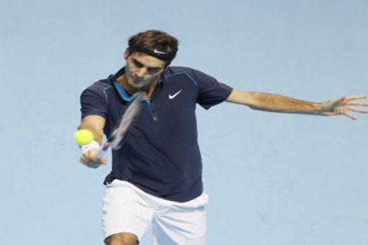 Federer, Nadal'ı devirdi