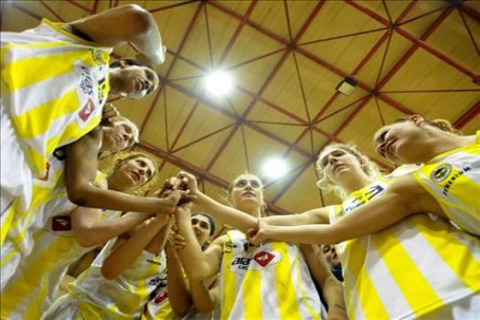 Fenerbahçe- Ceyhan Belediye: 76- 73