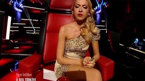 Hadise görüntüsüyle şok etti