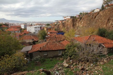 Heyelan can almadan belediye önlem aldı