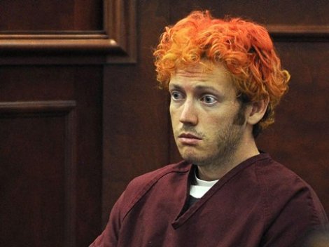 James Holmes hakim karşısında