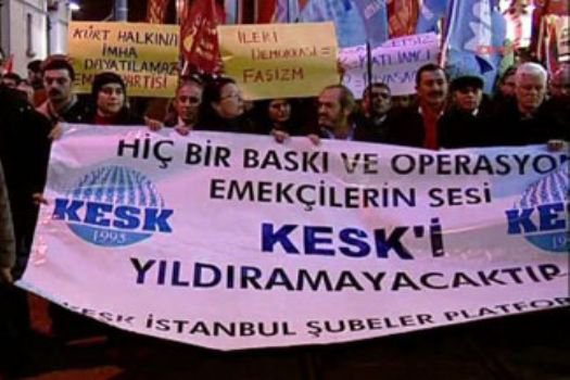 Kesk şubelerinde yapılan aramalara protesto