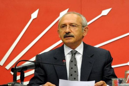 Kılıçdaroğlu, engelli genci evinde ziyaret etti