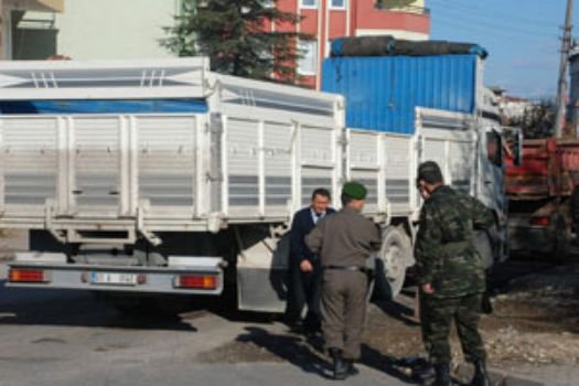 Küçük oğlunu kamyonetle ezdi