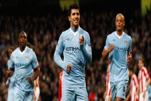 Manchester City tam yol ileri