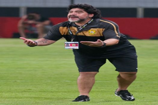 Maradona yenilgiyle başladı