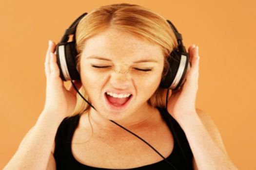 Müzik dinlerken sağır olmayın