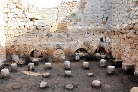 Myra'da zeminden ve duvar içi ısıtmalı hamam bulundu