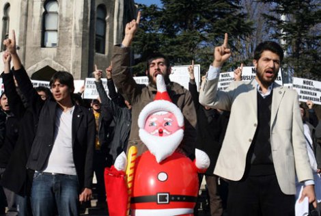 Noel Baba protesto edildi