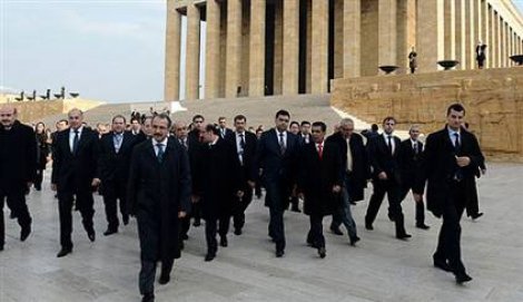 Öğretmenler Anıtkabir'de