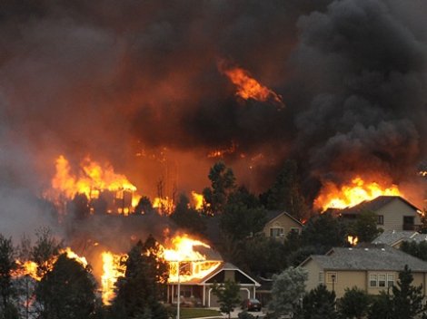 Orman yangını 36 bin kişiyi yerinden etti