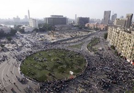 Tahrir'e beton barikat