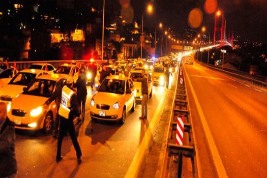 Taksiciler terörü protesto etti