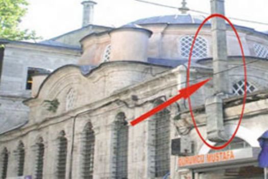 Tarihi camii'de dürüm bacası