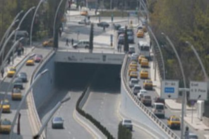 Mahkeme, Başkentte yol kapattı