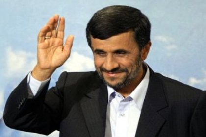 Ahmedinejad Batı'yla dalga geçti