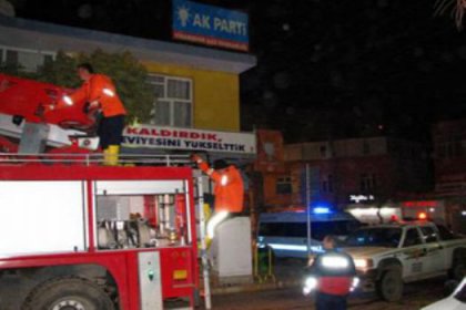 AK Parti binasına molotof atıldı