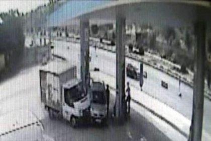 Akaryakıt istasyonunda dehşet anları