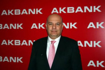 Akbank Genel Müdürü'nden kredi uyarısı