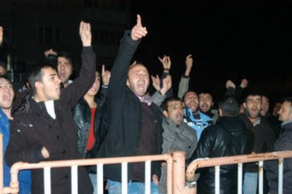 Atatürk Üniversitesi'ne 500 kişilik baskın!