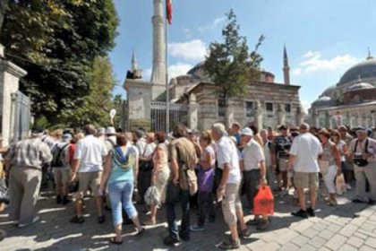 Ayasofya'ya ziyaretçi akını!