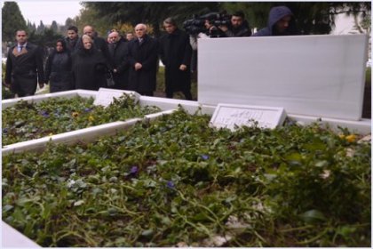 Aydın Menderes mezarı başında anıldı
