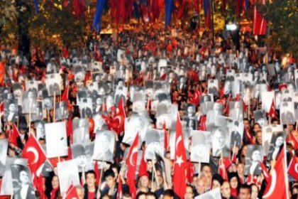 Bağdat Caddesi’nde Cumhuriyet yürüyüşü