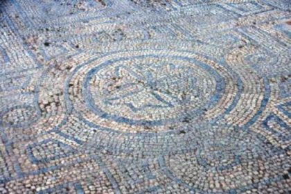 Batı Anadolu'nun En Büyük Zemin Mozaiği İzmir Agorası'nda Bulundu